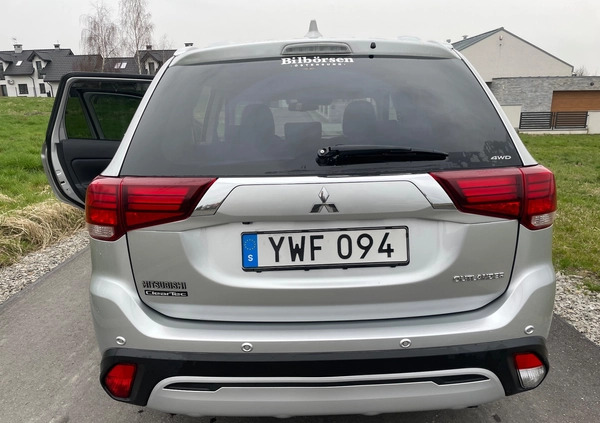 Mitsubishi Outlander cena 73000 przebieg: 136000, rok produkcji 2019 z Rzeszów małe 232